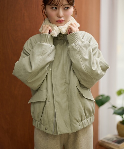 LAULEN（ローレン）の「boa collar fly front blouson /ボアカラーフライフロントダブルポケットブルゾン（ブルゾン・レディース・ブラック/モスグリーン・FREE）」の3枚目の写真