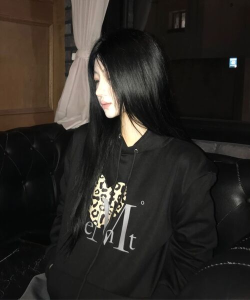 MUCENT(ムセント)の「シエラヒョピハートフードパーカー 男女共用 (2カラー)(パーカー・レディース・ブラック/グレー・FREE)」の19枚目の写真