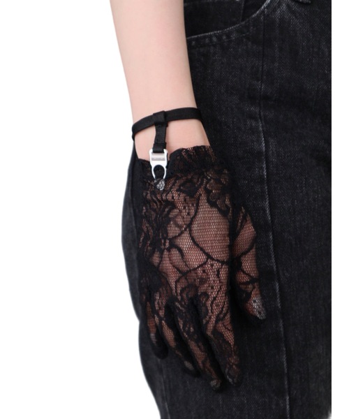 JOHN LAWRENCE SULLIVAN（ジョンローレンスサリバン）の「FLOWER LACE SHORT GLOVES（手袋・メンズ・ブラック・SMALL/MEDIUM）」の3枚目の写真
