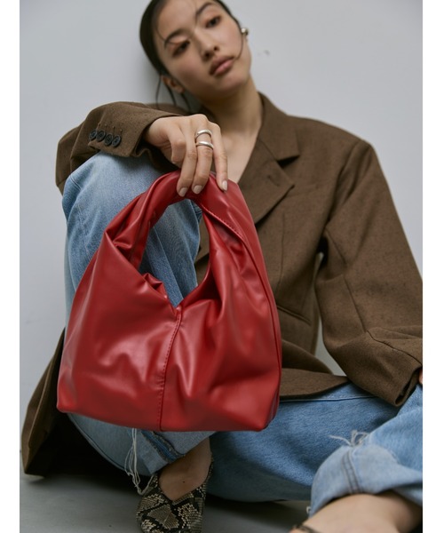 AIC.（エーアイシー）の「ツイストハンドルミニバッグ（ハンドバッグ・レディース・ブラック/レッド・FREE）」の13枚目の写真