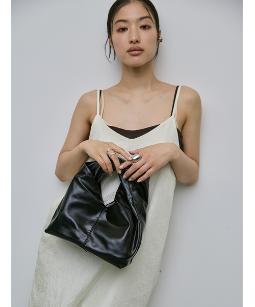 AIC.（エーアイシー）の「ツイストハンドルミニバッグ（ハンドバッグ・レディース・ブラック/レッド・FREE）」の8枚目の写真