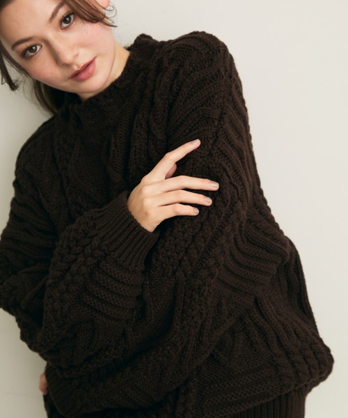 Lunea（ルネア）の「デザインオーバーニット（ニット/セーター・レディース・ベージュ/ブラウン・FREE）」の2枚目の写真