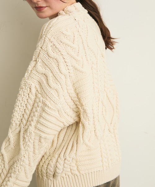 Lunea（ルネア）の「デザインオーバーニット（ニット/セーター・レディース・ベージュ/ブラウン・FREE）」の14枚目の写真