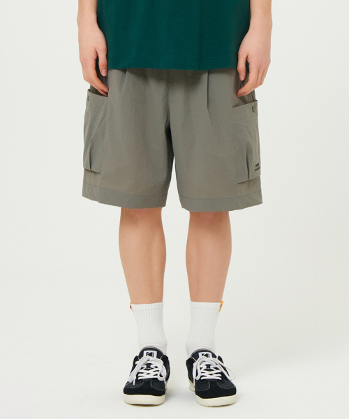 KODAK(コダック)の「エッセンシャルウーブン6部ポケットショートパンツKHAKI(その他パンツ・メンズ・その他・X-SMALL/SMALL/MEDIUM/LARGE/X-LARGE/XX-LARGE)」の1枚目の写真