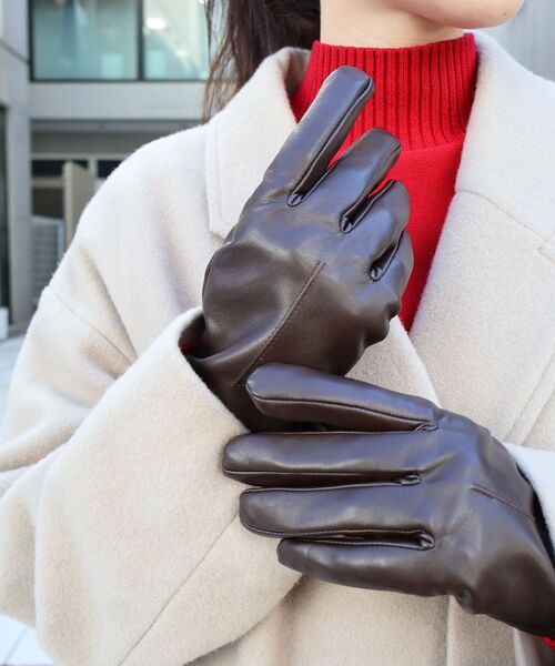 le.coeur blanc（ルクールブラン）の「ギャザーフェイクレザーグローブ（手袋・レディース・ダークブラウン/ブラック・FREE）」の11枚目の写真