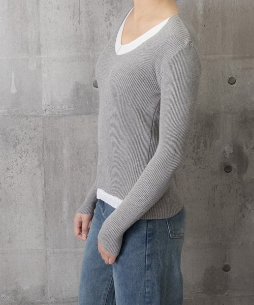 Miniministore（ミニミニストア）の「ニットトップス レイヤード風 Vネック服（ニット/セーター・レディース・ブラック/ベージュ/グレー・FREE）」の14枚目の写真