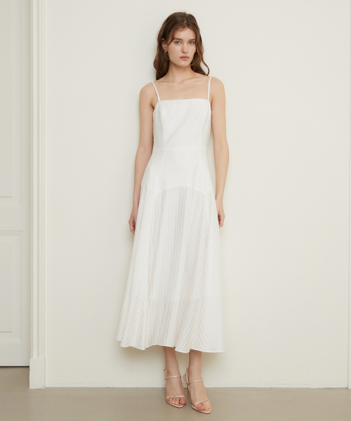 PAUL&ALICE(ポール&アリス)の「CAMISOLE FLARED DRESS / WHITE(ワンピース・レディース・ホワイト・MEDIUM/SMALL)」の2枚目の写真