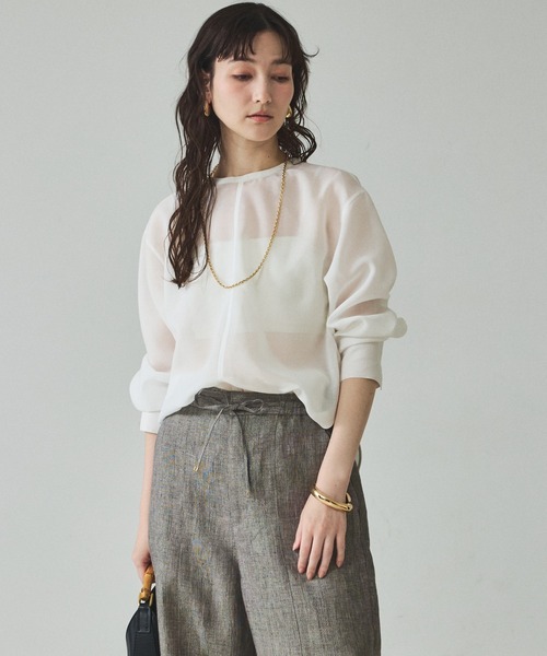 qualite(カリテ)の「【大人の透け感】シアーTブラウス/春服/夏服/オフィスカジュアル/シアー(シャツ/ブラウス・レディース・オフホワイト/ブラック/カーキ・フリー)」の17枚目の写真