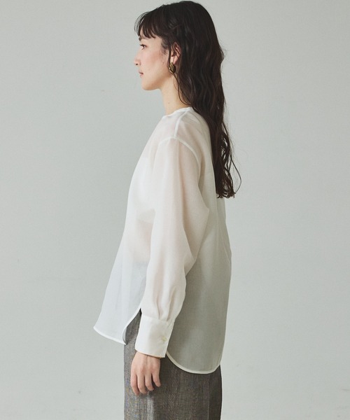 qualite(カリテ)の「【大人の透け感】シアーTブラウス/春服/夏服/オフィスカジュアル/シアー(シャツ/ブラウス・レディース・オフホワイト/ブラック/カーキ・フリー)」の19枚目の写真