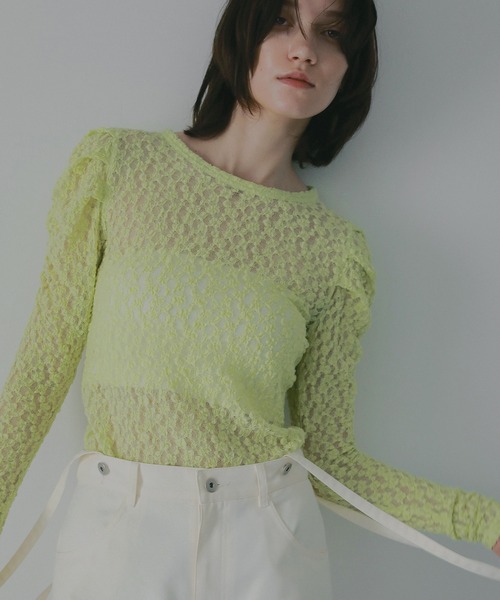 MANOF(マノフ)の「GATHERED SLEEVES LACE CUT TOPS(Tシャツ/カットソー・レディース・アイボリー/ブラック/ライム・F)」の1枚目の写真