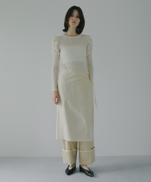 MANOF(マノフ)の「GATHERED SLEEVES LACE CUT TOPS(Tシャツ/カットソー・レディース・アイボリー/ブラック/ライム・F)」の14枚目の写真