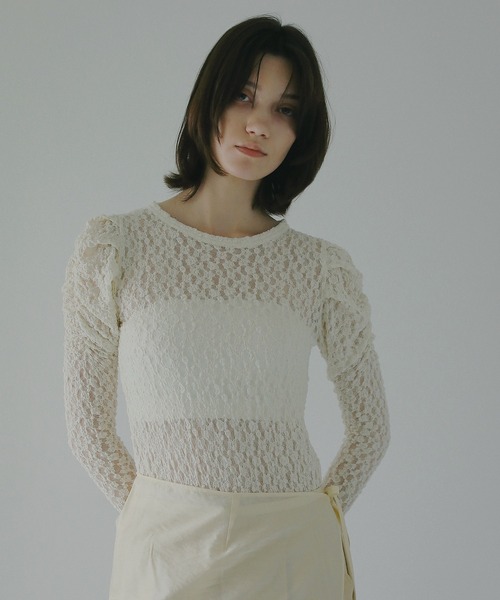 MANOF(マノフ)の「GATHERED SLEEVES LACE CUT TOPS(Tシャツ/カットソー・レディース・アイボリー/ブラック/ライム・F)」の12枚目の写真