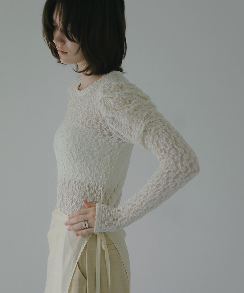 MANOF(マノフ)の「GATHERED SLEEVES LACE CUT TOPS(Tシャツ/カットソー・レディース・アイボリー/ブラック/ライム・F)」の16枚目の写真