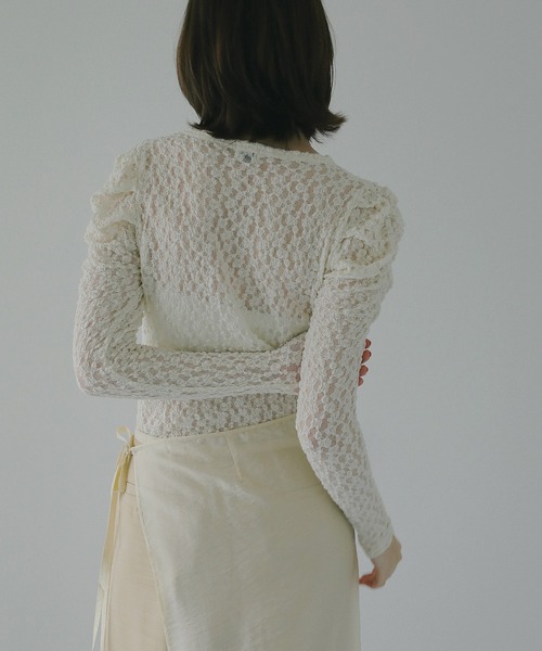 MANOF(マノフ)の「GATHERED SLEEVES LACE CUT TOPS(Tシャツ/カットソー・レディース・アイボリー/ブラック/ライム・F)」の17枚目の写真