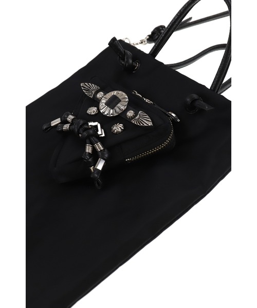 TOGA（トーガ）の「TRIANGLE POUCH BAG（ショルダーバッグ・レディース・ブラック・OS）」の2枚目の写真