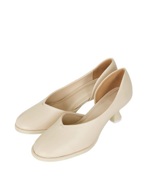 Ameri(アメリ)の「CURVE TOES PUMPS(パンプス・レディース・オフホワイト/ブラック/キャメル・SMALL/MEDIUM/LARGE)」の6枚目の写真