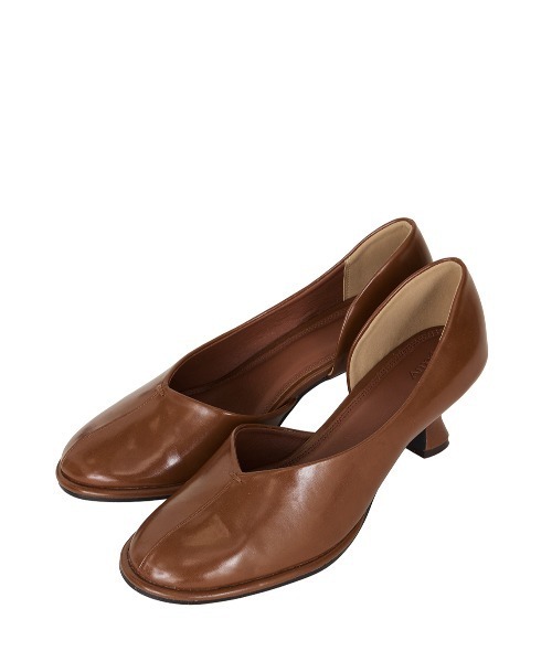 Ameri(アメリ)の「CURVE TOES PUMPS(パンプス・レディース・オフホワイト/ブラック/キャメル・SMALL/MEDIUM/LARGE)」の7枚目の写真