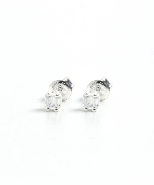 HAS（ハズ）の「[Silver925] HTY015 Mini square cubic earrings（ピアス（両耳用）・レディース・シルバー・FREE）」の2枚目の写真