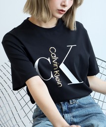 Calvin Klein（カルバン・クライン）の「【Calvin Klein カルバンクライン】ショートスリーブ テキスト モノグラム クルーネック Tシャツ（Tシャツ/カットソー）」
