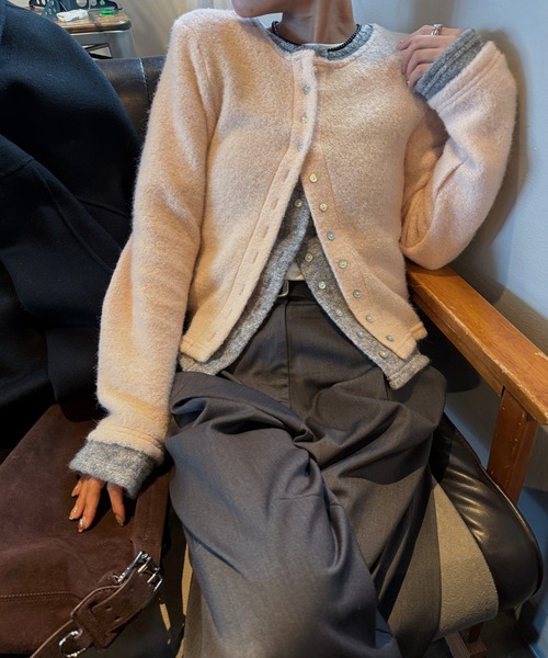 nananamoe(ナナナモエ)の「shell button layered knit cardigan(ニット/セーター・レディース・ピンク/ブラウン/ベージュ・FREE)」の3枚目の写真