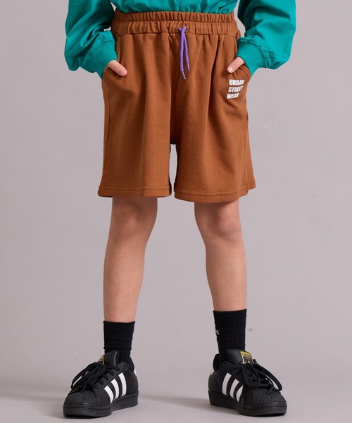 PAIRMANON STREET(ペアマノンストリート)の「裏毛 シンプル カラバリ ストリートショートパンツ【PAIRMANON STREET】(スウェットパンツ・キッズ・レッド/ブラウン/グリーン/イエロー/パープル/グレー/ブラック・110/120/130/140/150/160/90/100)」の4枚目の写真