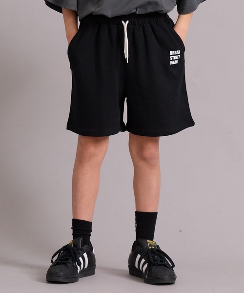 PAIRMANON STREET(ペアマノンストリート)の「裏毛 シンプル カラバリ ストリートショートパンツ【PAIRMANON STREET】(スウェットパンツ・キッズ・レッド/ブラウン/グリーン/イエロー/パープル/グレー/ブラック・110/120/130/140/150/160/90/100)」の2枚目の写真