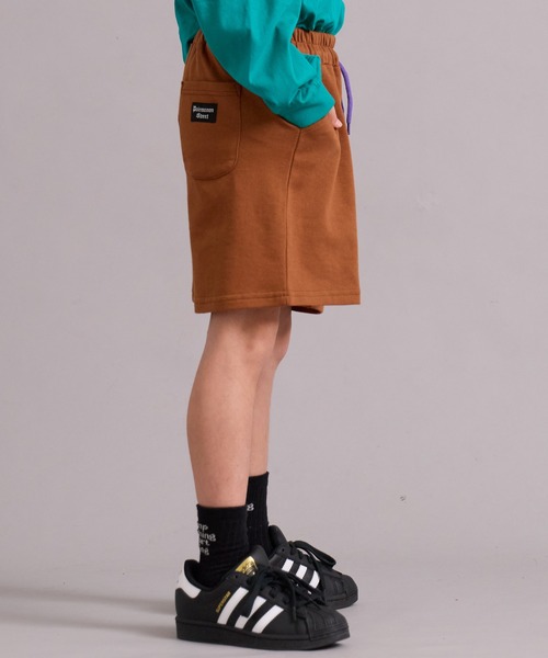PAIRMANON STREET(ペアマノンストリート)の「裏毛 シンプル カラバリ ストリートショートパンツ【PAIRMANON STREET】(スウェットパンツ・キッズ・レッド/ブラウン/グリーン/イエロー/パープル/グレー/ブラック・110/120/130/140/150/160/90/100)」の11枚目の写真