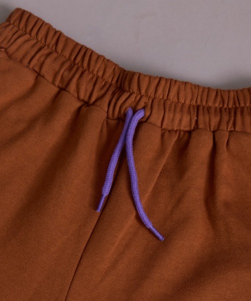 PAIRMANON STREET(ペアマノンストリート)の「裏毛 シンプル カラバリ ストリートショートパンツ【PAIRMANON STREET】(スウェットパンツ・キッズ・レッド/ブラウン/グリーン/イエロー/パープル/グレー/ブラック・110/120/130/140/150/160/90/100)」の16枚目の写真