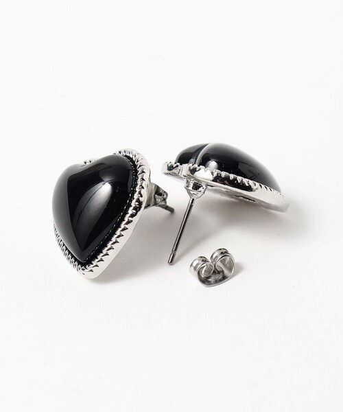 BEAMS HEART(ビームスハート)の「ぷっくり ハートピアス(ピアス(両耳用)・レディース・ブラック/ピンク/ホワイト系その他5・ONE SIZE)」の4枚目の写真