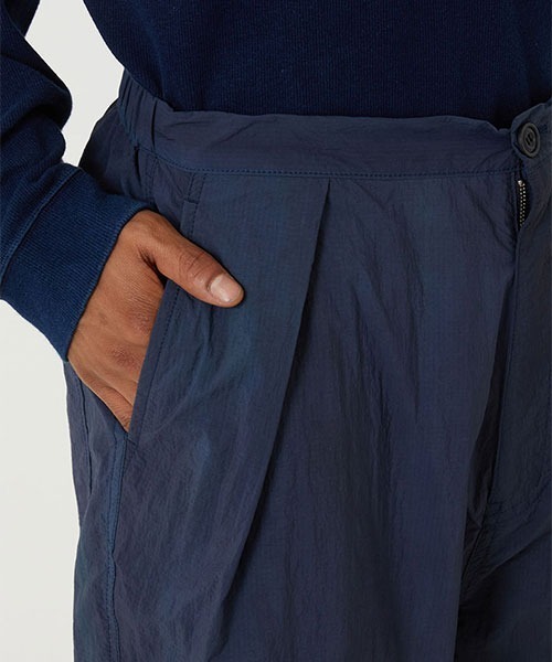 BLUE BLUE JAPAN（ブルーブルージャパン）の「ニショクゾメ リサイクルナイロン タックショーツ（その他パンツ・メンズ・モカ・S/M/L/XL）」の7枚目の写真