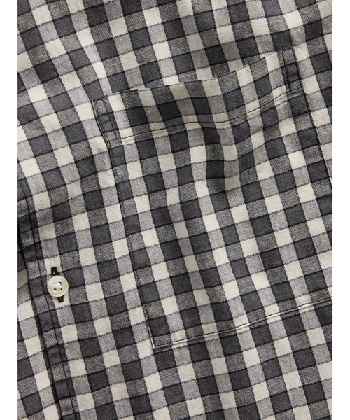 GAP(ギャップ)の「コットンリネン リラックスフィット ストレートヘムシャツ(シャツ/ブラウス・メンズ・ブラック系その他・XS/S/M/L/XL)」の4枚目の写真