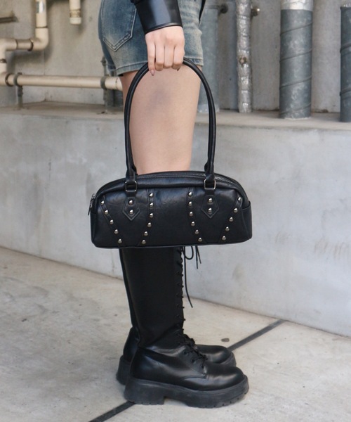 tinkerend(ティンカーエンド)の「Square Studded Bag / スクエアスタッズバッグ(ハンドバッグ・レディース・レッド/ブラック・FREE)」の7枚目の写真