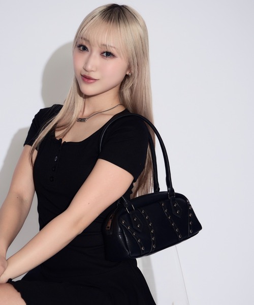 tinkerend(ティンカーエンド)の「Square Studded Bag / スクエアスタッズバッグ(ハンドバッグ・レディース・レッド/ブラック・FREE)」の14枚目の写真