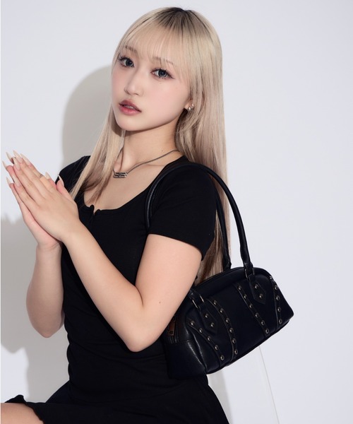 tinkerend(ティンカーエンド)の「Square Studded Bag / スクエアスタッズバッグ(ハンドバッグ・レディース・レッド/ブラック・FREE)」の15枚目の写真