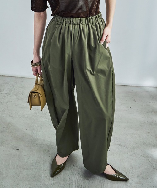 Fashion Letter(ファッションレター)の「タックコクーンワイドパンツ(その他パンツ・レディース・オフホワイト/ベージュ/ブラック/カーキ/ブラウン・M/L)」の5枚目の写真