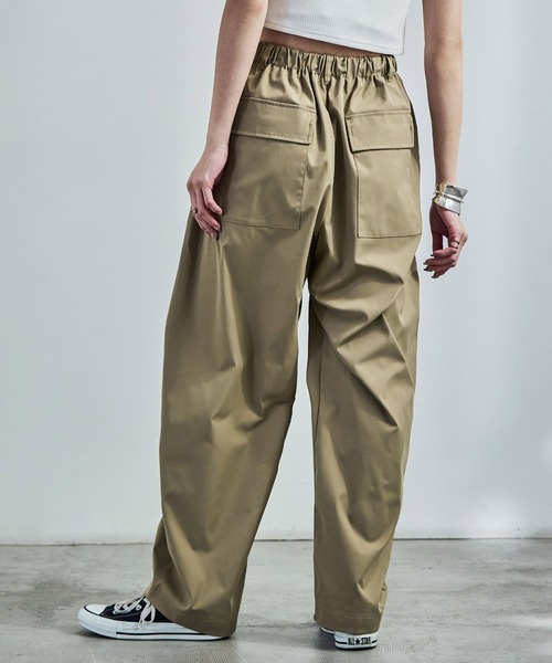 Fashion Letter(ファッションレター)の「タックコクーンワイドパンツ(その他パンツ・レディース・オフホワイト/ベージュ/ブラック/カーキ/ブラウン・M/L)」の16枚目の写真