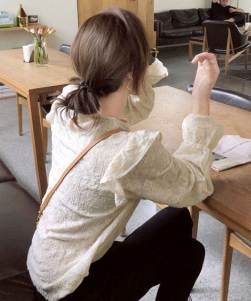 SallyLunn(サリーラン)の「ボリュームスリーブ シアーレースブラウス(シャツ/ブラウス・レディース・ベージュ・LARGE/MEDIUM/SMALL)」の7枚目の写真