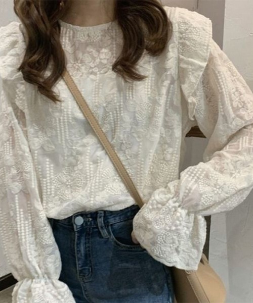 SallyLunn(サリーラン)の「ボリュームスリーブ シアーレースブラウス(シャツ/ブラウス・レディース・ベージュ・LARGE/MEDIUM/SMALL)」の4枚目の写真