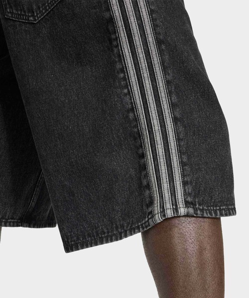 adidas（アディダス）の「ファイアーバード アディカラー デニム ショーツ / アディダスオリジナルス adidas Originals（デニムパンツ・メンズ・ブラック・32inch/34inch/28inch/30inch/33inch/35inch/36inch/38inch/40inch）」の4枚目の写真