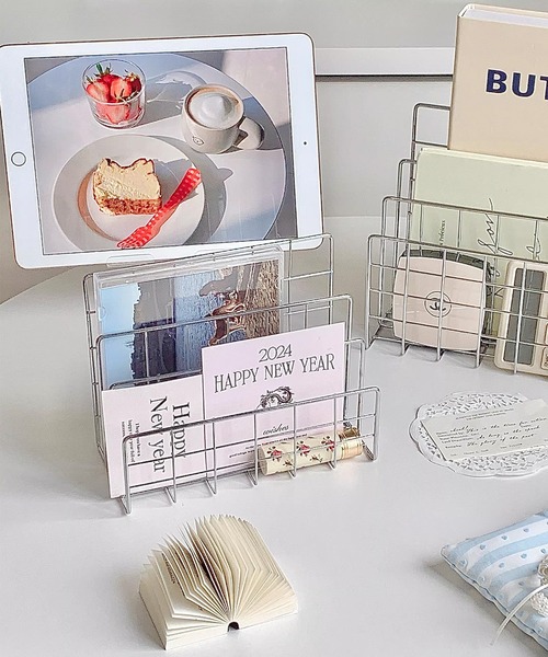 IRADOWL（アイラドール）の「【アイラドール room】ステンレスブックスタンド（掛け時計・レディース・シルバー・FREE）」の7枚目の写真