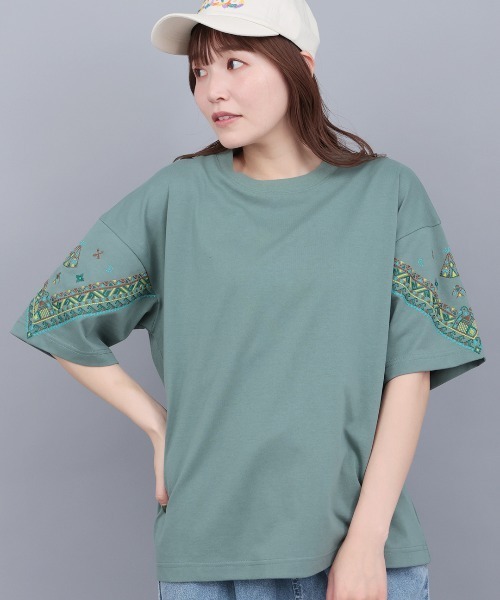 チチカカ(チチカカ)の「バンダナスリーブ刺繍Tシャツ(Tシャツ/カットソー・レディース・ホワイト/ピンク/グリーン/ブラック・FREE)」の3枚目の写真