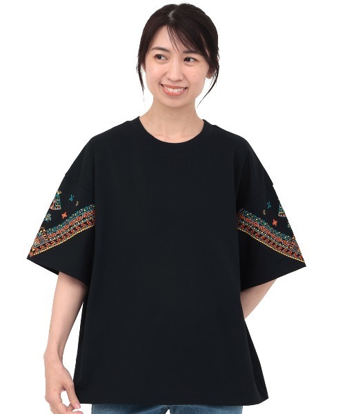 チチカカ(チチカカ)の「バンダナスリーブ刺繍Tシャツ(Tシャツ/カットソー・レディース・ホワイト/ピンク/グリーン/ブラック・FREE)」の10枚目の写真