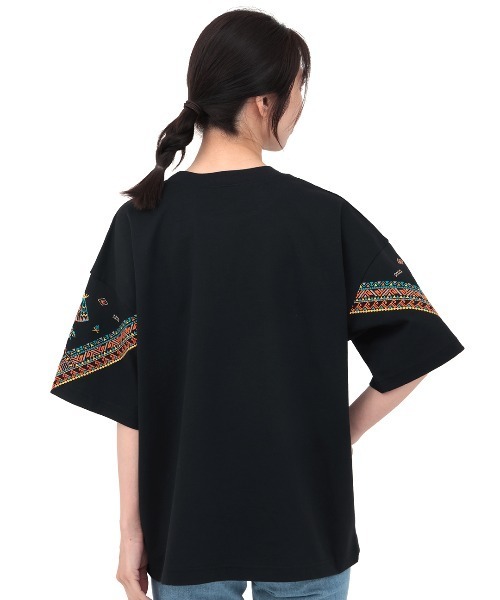 チチカカ(チチカカ)の「バンダナスリーブ刺繍Tシャツ(Tシャツ/カットソー・レディース・ホワイト/ピンク/グリーン/ブラック・FREE)」の14枚目の写真