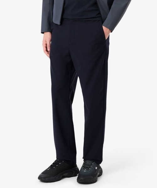 LACOSTE（ラコステ）の「4WAYストレッチ撥水チノパンツ（チノパンツ・メンズ・ベージュ/ダークネイビー・XS/S/M/L）」の2枚目の写真