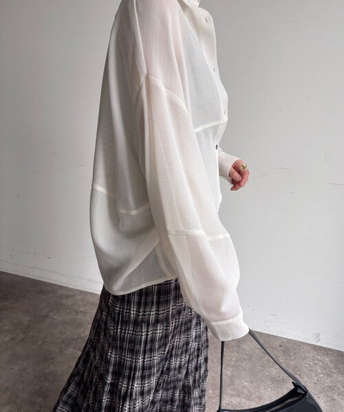 DouDou（ドゥドゥ）の「メッシュシャツ（シャツ/ブラウス・レディース・ベージュ/オフホワイト/チャコールグレー・FREE）」の6枚目の写真