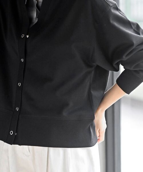 rps（アールピーエス）の「ミニ裏毛Ｖネックカーディガン（カーディガン/ボレロ・レディース・杢グレー/ブラック/オートミール・フリー）」の18枚目の写真