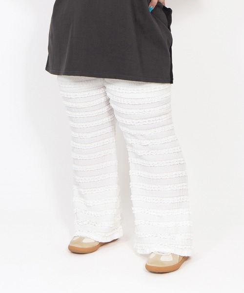 PUNYUS(プニュズ)の「レースフリルフレアパンツ(その他パンツ・レディース・ホワイト/ブラック・1/2/3/4/5)」の4枚目の写真