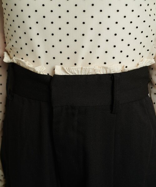 w closet（ダブルクローゼット）の「フリルスラックスパンツ（その他パンツ・レディース・ブラック/チャコールグレー・SMALL/MEDIUM）」の6枚目の写真