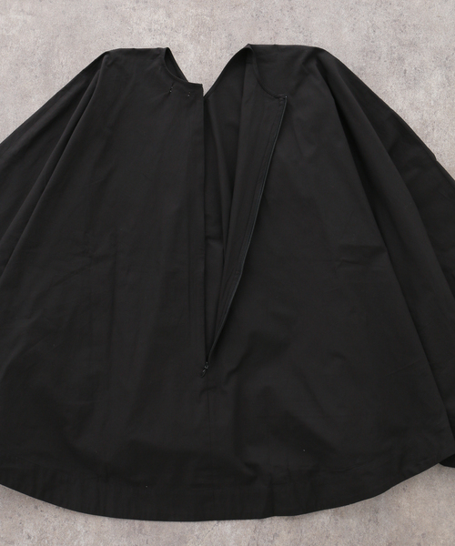 SEEALL（シーオール）の「【SEEALL/シーオール】TRIANGLE PULL OVER TOP（シャツ/ブラウス・レディース・ブラック・38）」の10枚目の写真