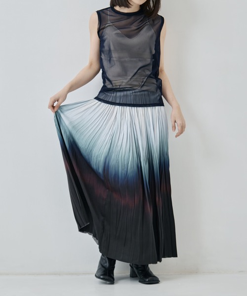 08sircus（ゼロエイトサーカス）の「[08sircus/ゼロハチサーカス]Bassen print satin pleated skirt（スカート・レディース・ブルー・1/0）」の6枚目の写真